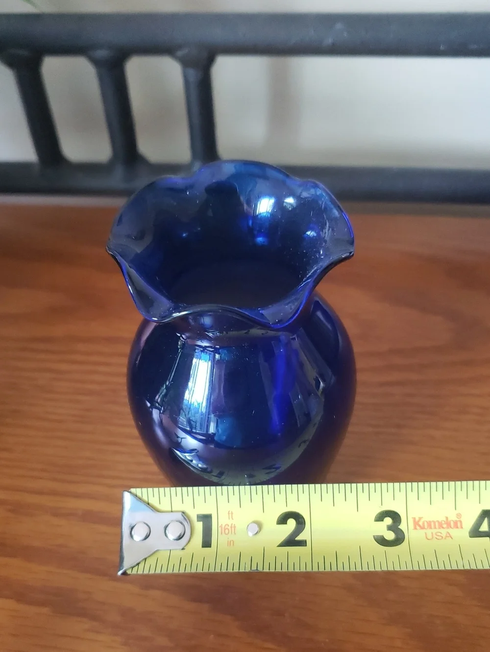 Vtg Blue Glass Bud Vase - Approx 5 1/4